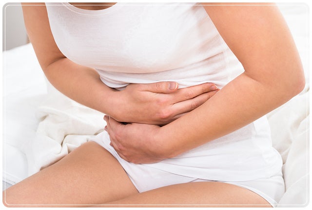 흰옷을 입은 여성이